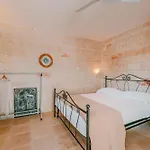 Villa Helloapulia - Trulli Di Leo - Private Pool, Sea View And Pet-friendly Garden